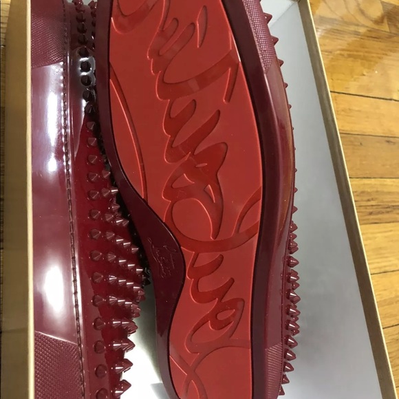 Comment below up to a size 15 - Picture 3 of 7